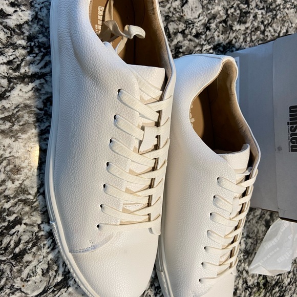 Kenneth Cole Unlisted White Sneakers 